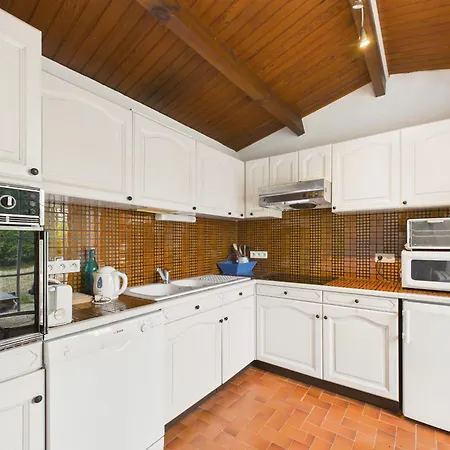 Maison Pour 4 Adultes Et 1 Enfant Avec Jardin *