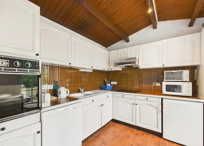 Maison Pour 4 Adultes Et 1 Enfant Avec Jardin *